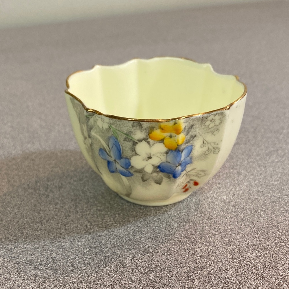 PARAGON Vintage Floral Open Sugar Bowl With Gold Accent